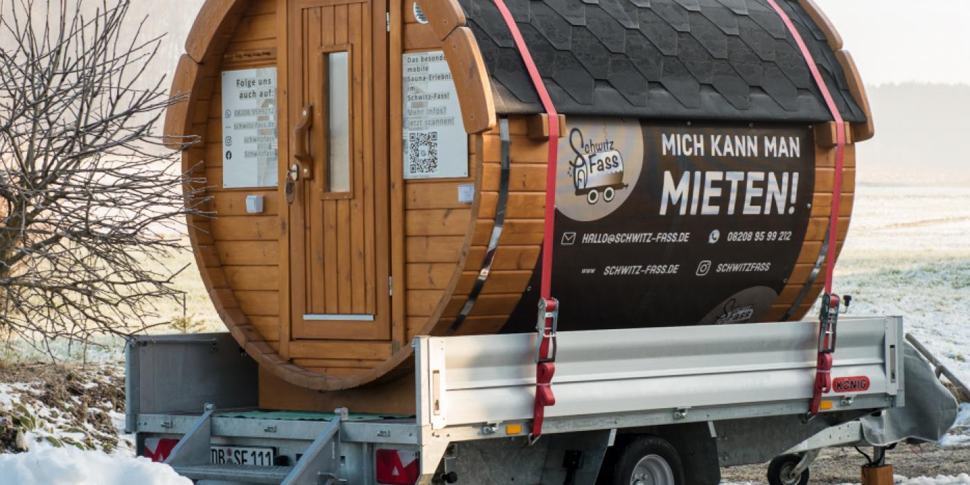 Schwitz-Fass | Mobile Fass-Sauna auf Rädern mieten. 